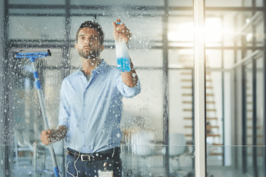 nettoyage vitrines et devantures commerciales