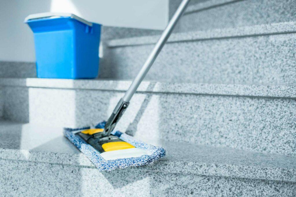 nettoyer efficacement un parquet stratifié